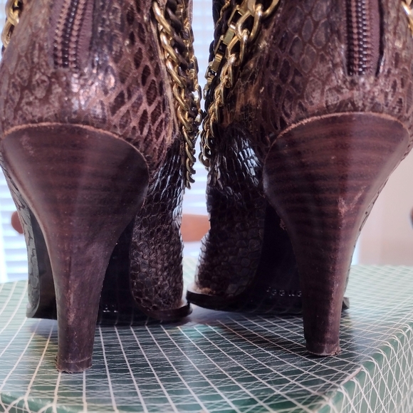 J. Renee "Bree" snake texture, animal print boots, size 6.5M - Picture 6 of 11